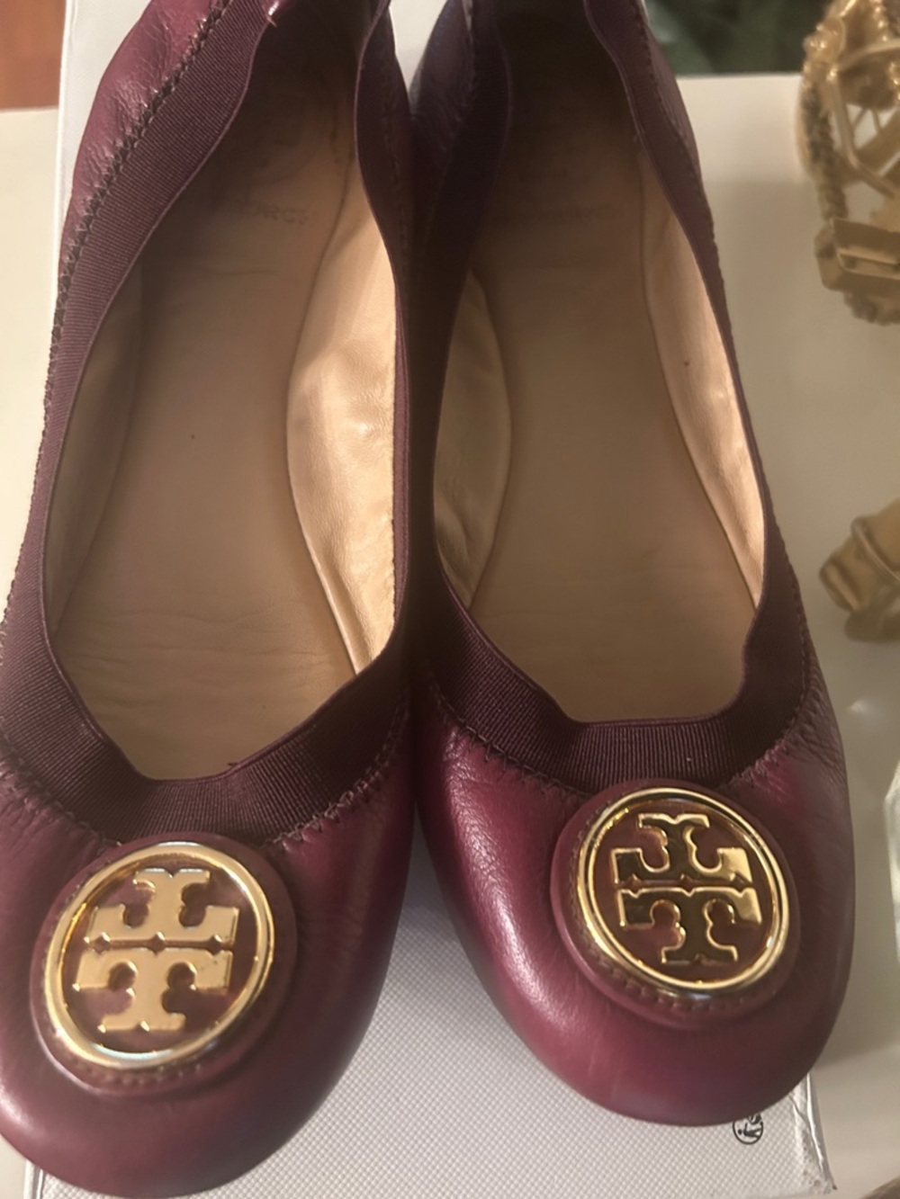 Tory Burch Wine Burgundy Leather Logo Ballet Flats - Picture 2 of 6